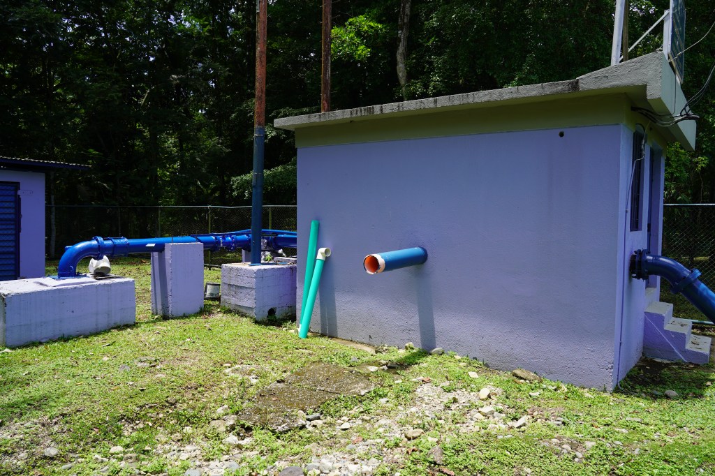 "Caseta" that houses water pump, chlorination station, and security valves all of which work together to extract water from the aquifer and pump it towards users.